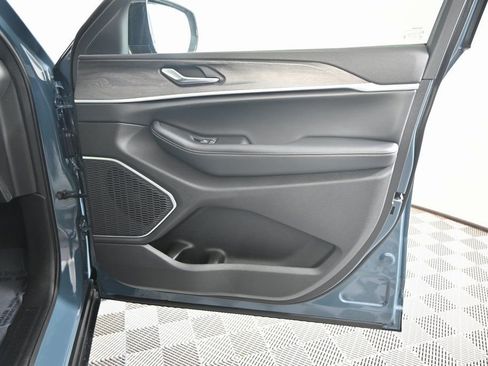 New 2026 Jeep Grand Cherokee L Limited AWD/4WD image 12