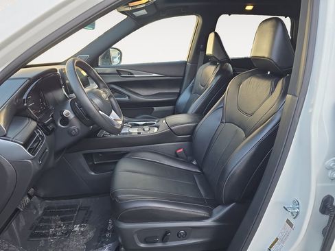 Used 2025 INFINITI QX60 Luxe w/ Black Edition image 9