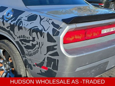 Used 2014 Dodge Challenger SXT image 32