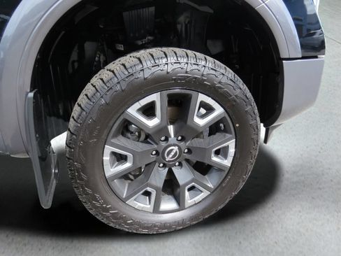 Used 2024 Nissan Titan Platinum Reserve w/ Moonroof Package AWD/4WD image 12