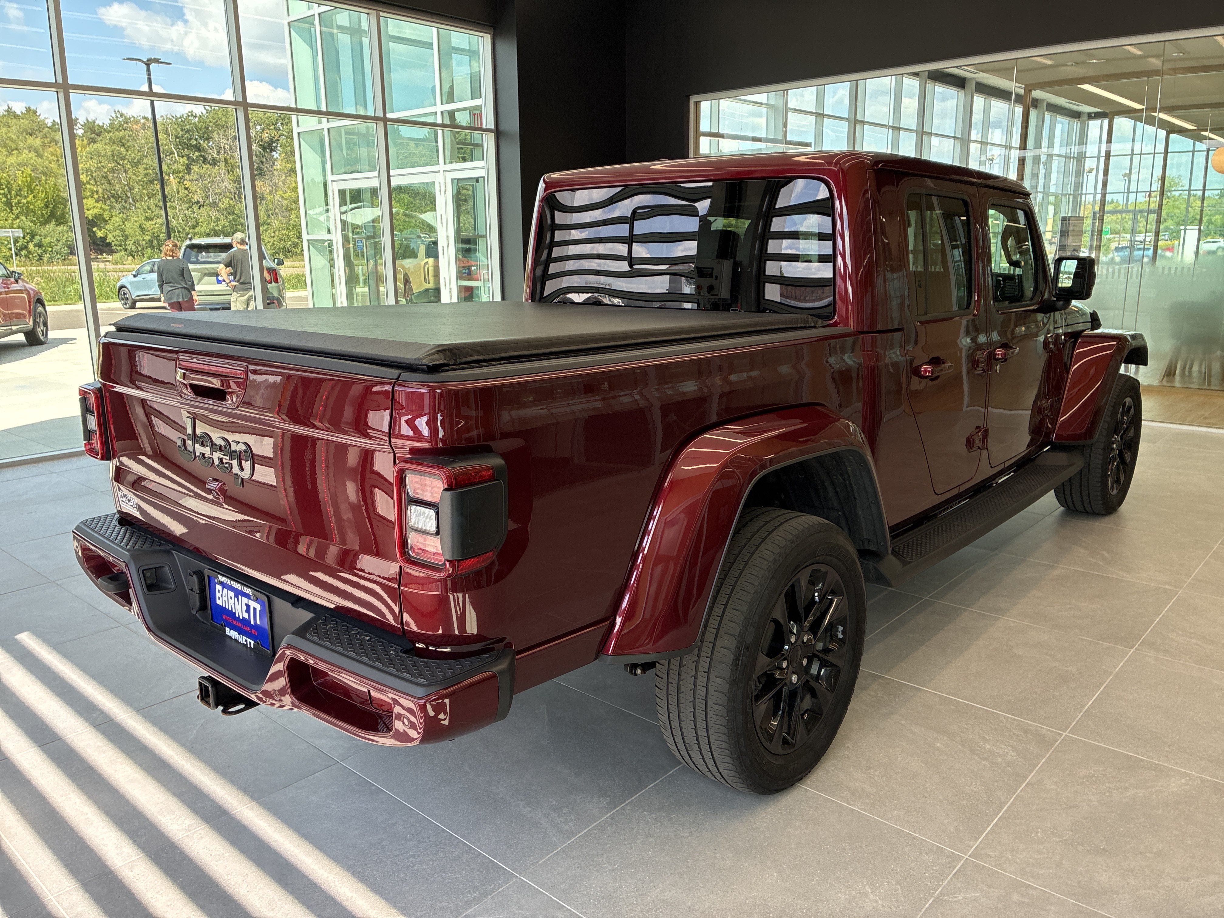 Used 2021 Jeep Gladiator Overland AWD/4WD image 5