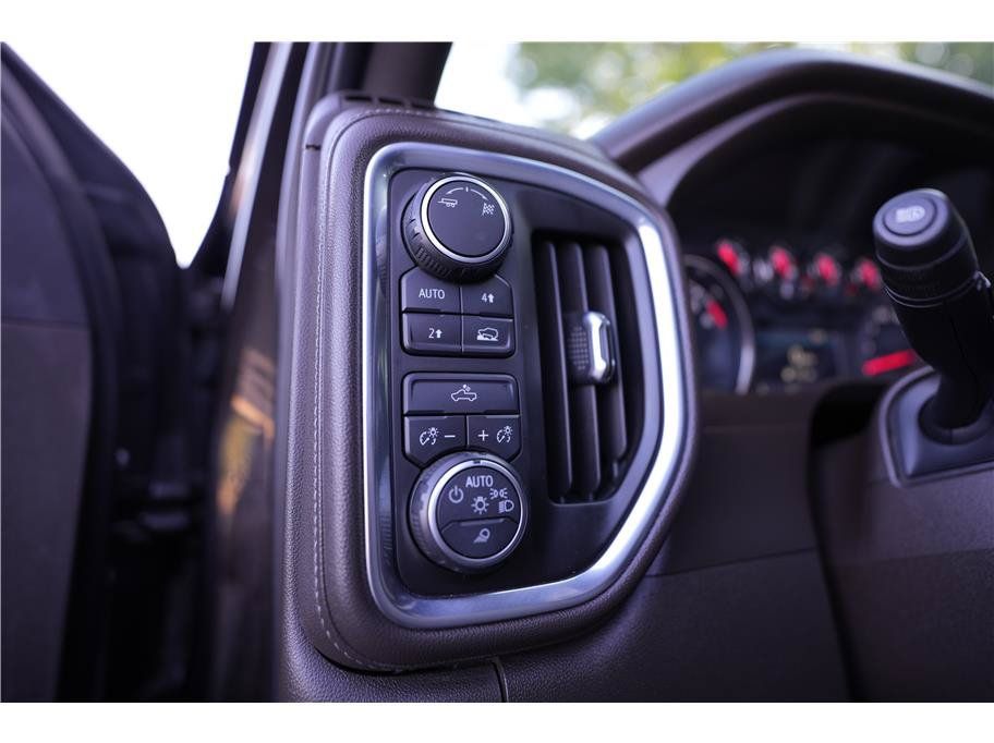 Used 2019 Chevrolet Silverado 1500 LT w/ Convenience Package AWD/4WD image 17