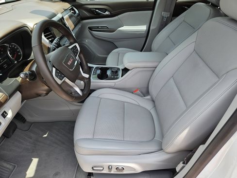Used 2023 GMC Acadia SLT w/ Preferred Package FWD image 12