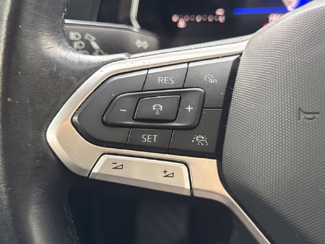 Used 2023 Volkswagen Jetta SE w/ Panoramic Sunroof Package FWD image 31