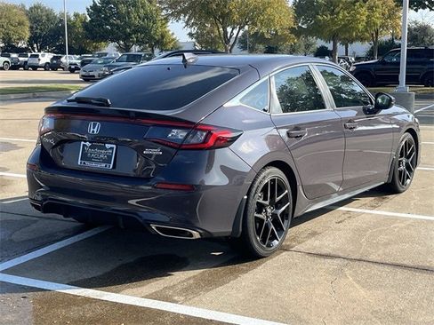 Used 2024 Honda Civic Sport Touring image 4