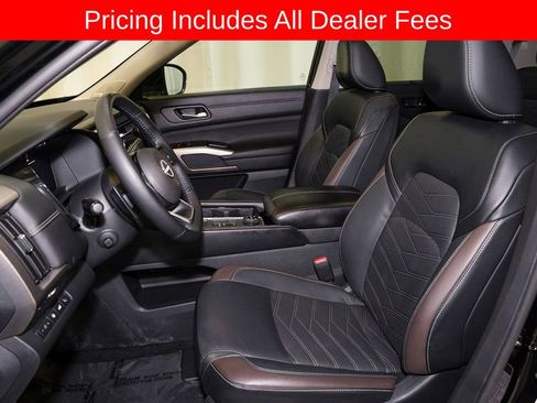 Certified 2024 Nissan Pathfinder Platinum w/ Cargo Package AWD/4WD image 14
