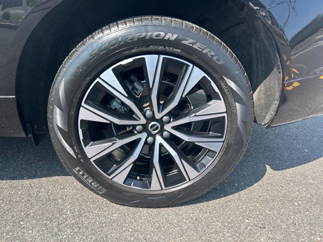 Certified 2024 Volvo XC60 B5 Core w/ Protection Package Premier AWD/4WD image 9