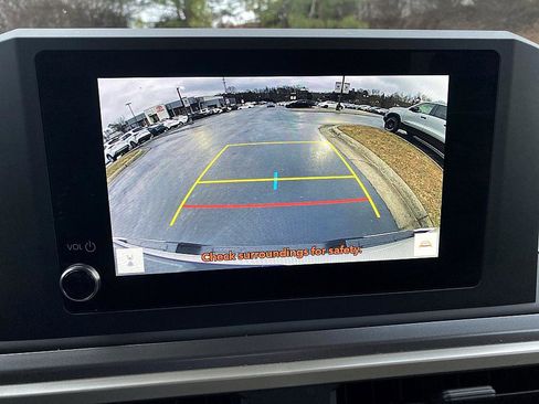 Certified 2025 Toyota Tacoma SR5 image 19