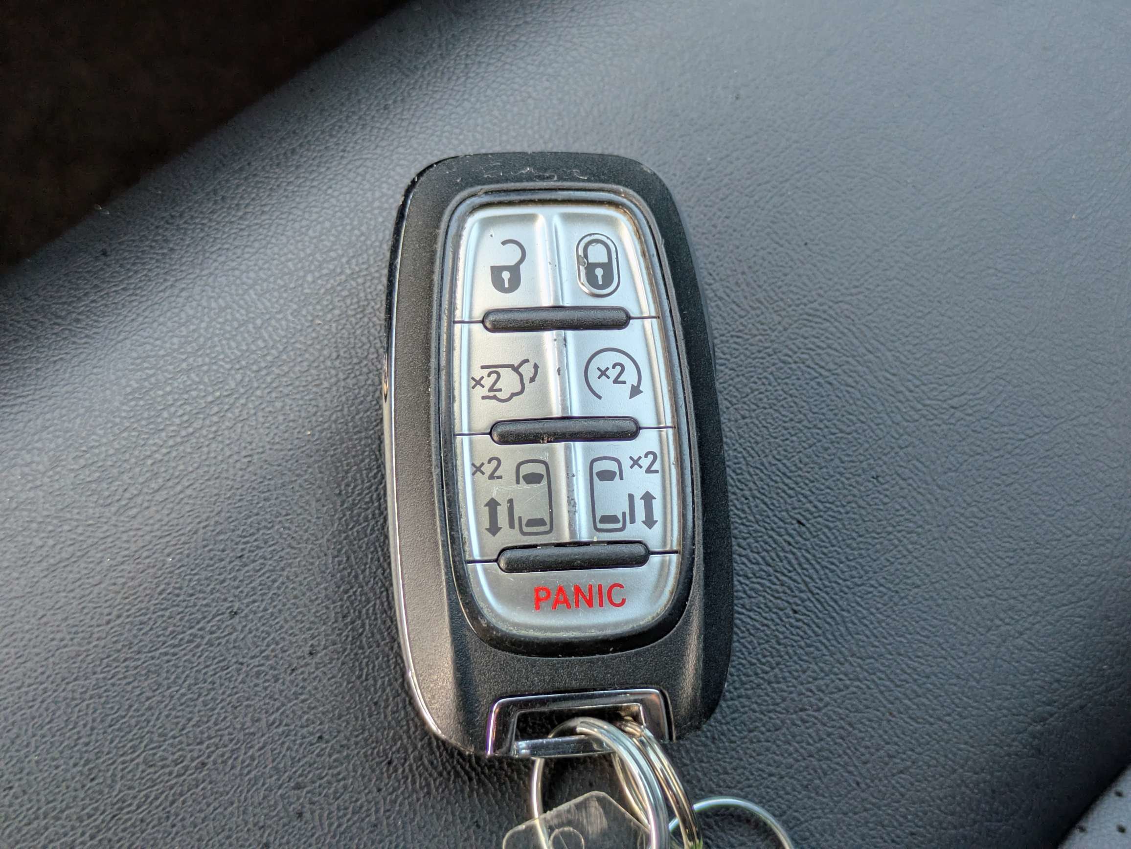 Used 2025 Chrysler Pacifica Select FWD image 30