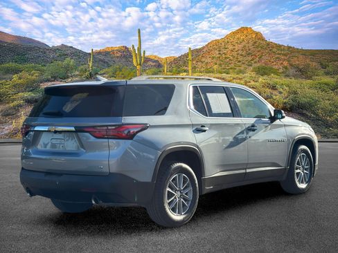 Used 2023 Chevrolet Traverse LT AWD/4WD image 4
