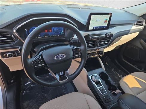 Used 2022 Ford Escape SEL w/ Technology Package FWD image 10