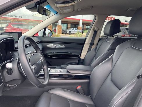 Used 2025 Genesis GV70 2.5T AWD/4WD image 10