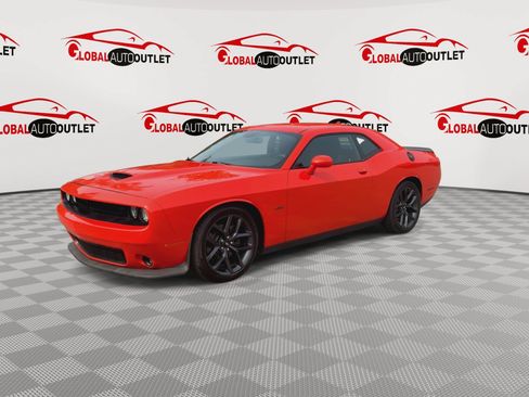Used 2019 Dodge Challenger R/T w/ Blacktop Package RWD image 4