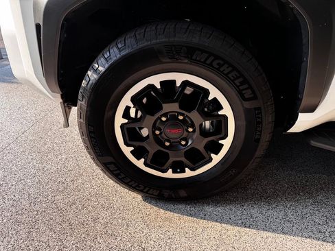 Certified 2025 Toyota 4Runner TRD Off-Road AWD/4WD image 16