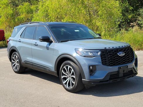 Used 2025 Ford Explorer ST-Line RWD image 1