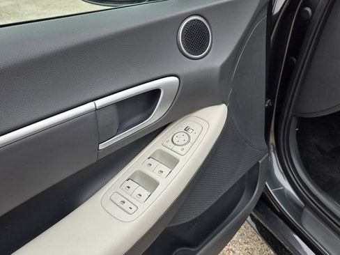 Used 2025 Hyundai Sonata SEL FWD image 14