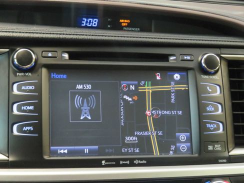 Used 2019 Toyota Highlander SE image 41