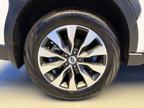 Certified 2025 Subaru Outback Limited image 9