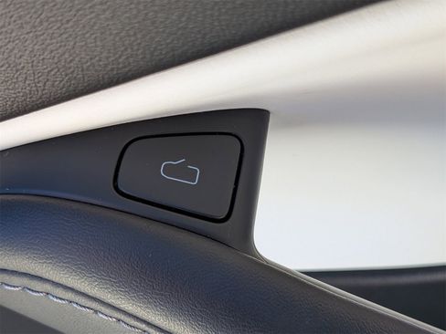 Used 2022 Tesla Model Y Performance image 35