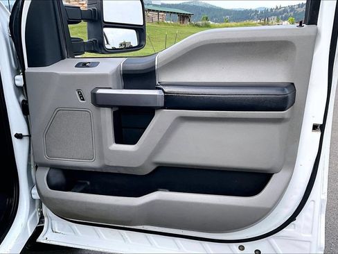 Used 2019 Ford F350 XLT w/ Camper Package AWD/4WD image 25