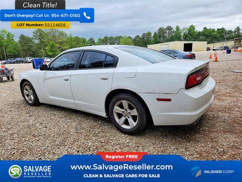 Used 2013 Dodge Charger SE RWD image 3