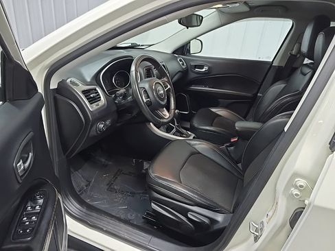Used 2018 Jeep Compass Latitude w/ Cold Weather Group AWD/4WD image 28