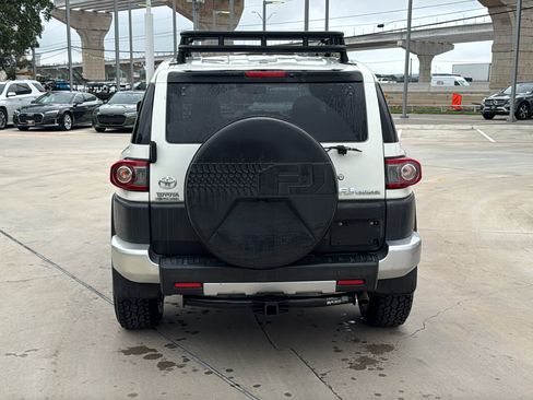 Used 2012 Toyota FJ Cruiser 2WD w/ Convenience Pkg image 6