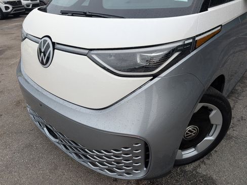 Used 2025 Volkswagen ID. Buzz Pro S Plus RWD image 13