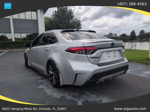 Used 2021 Toyota Corolla SE w/ SE Premium Package FWD image 3