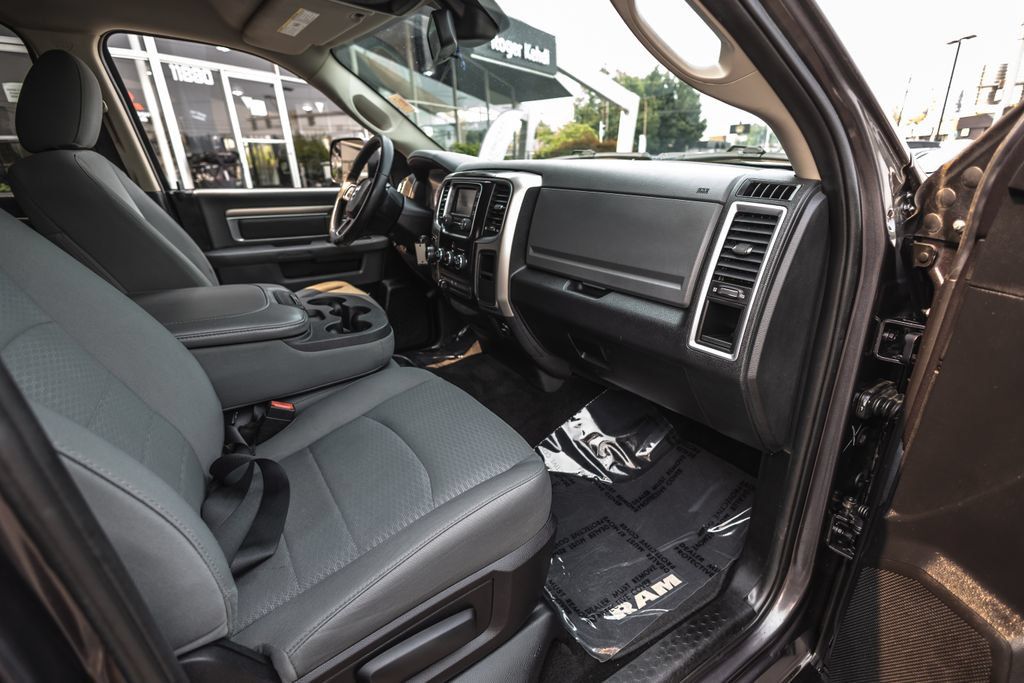 Used 2016 RAM 1500 Classic SLT AWD/4WD image 26