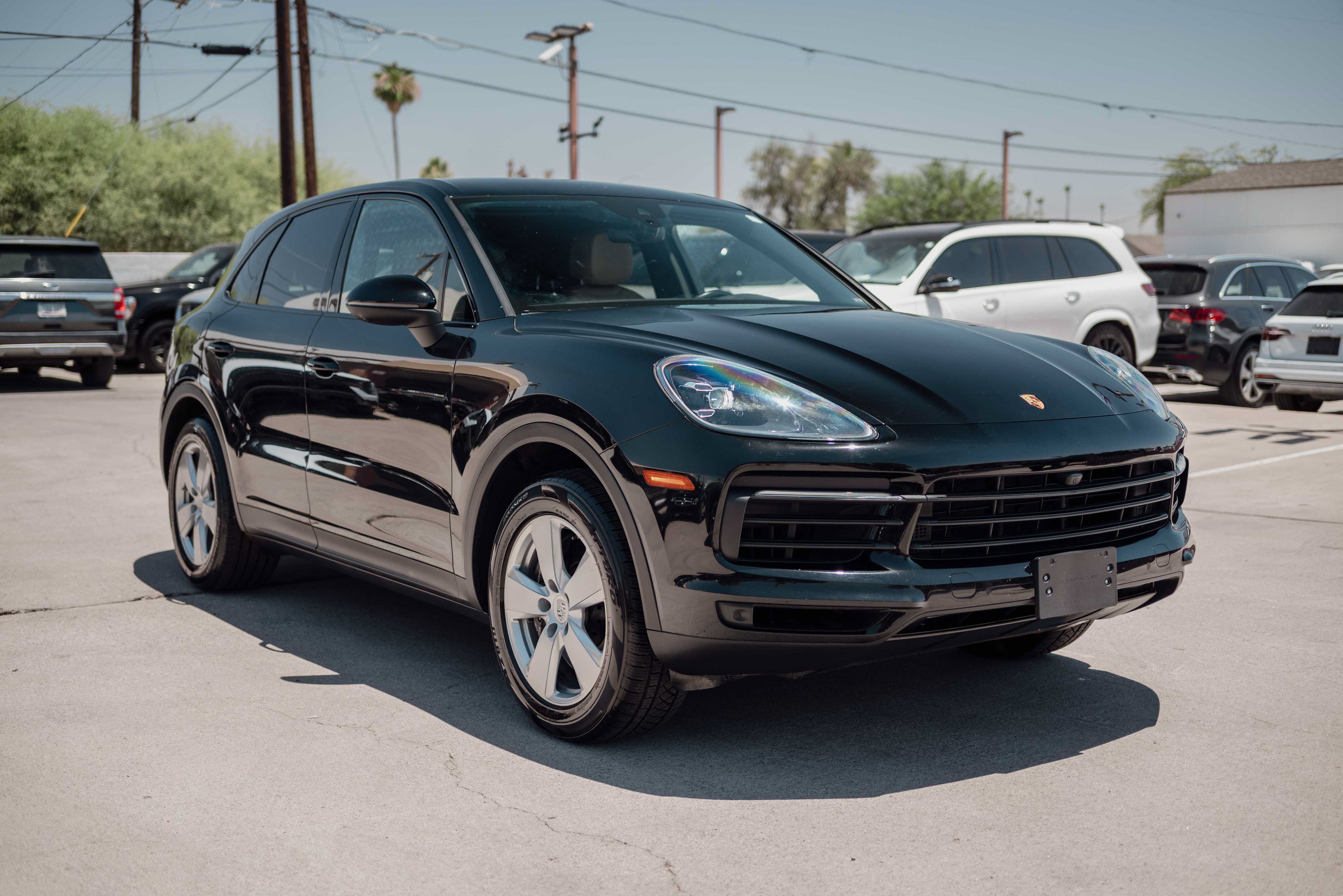 Used 2023 Porsche Cayenne AWD/4WD image 3