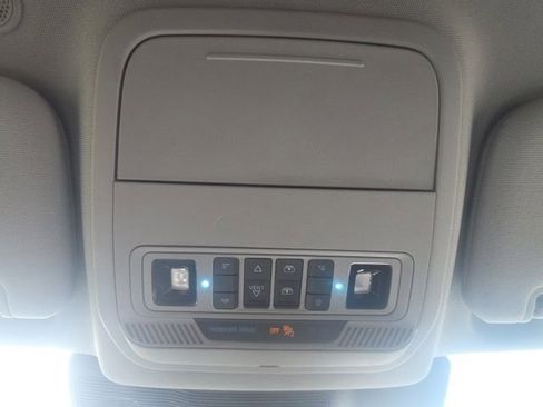 Used 2024 Ford Explorer XLT w/ Equipment Group 202A AWD/4WD image 29