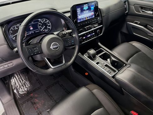 Used 2023 Nissan Pathfinder SL FWD image 7