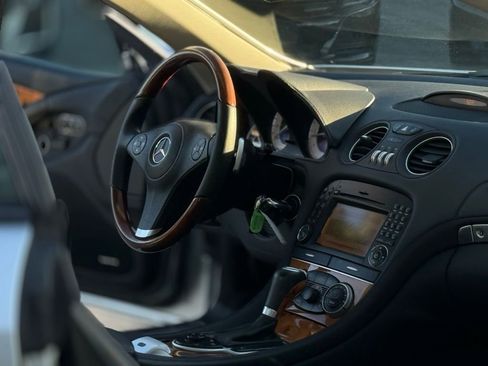 Used 2009 Mercedes-Benz SL 550 image 17