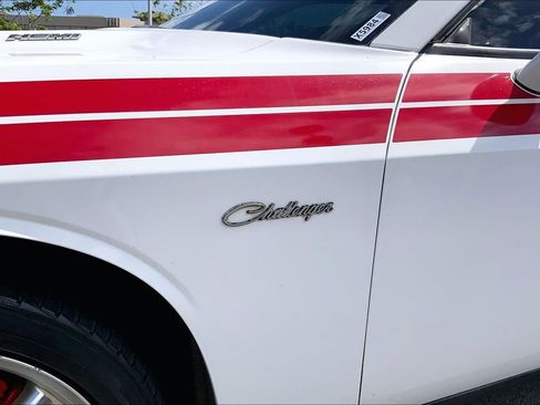 Used 2011 Dodge Challenger R/T RWD image 8