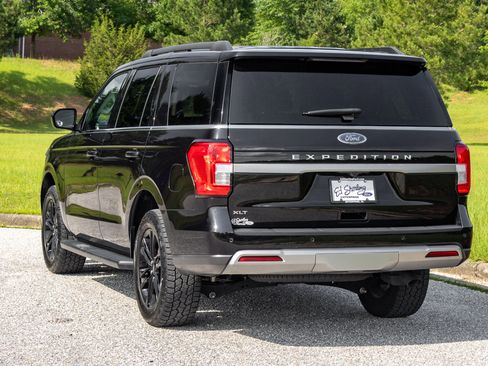 Used 2024 Ford Expedition XLT RWD image 4