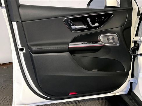 New 2026 Mercedes-Benz GLC 300 4MATIC image 11