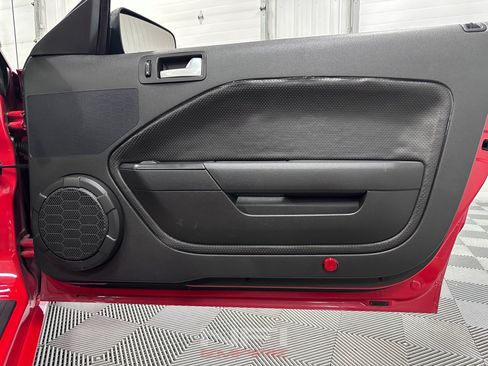 Used 2006 Ford Mustang GT Premium RWD image 50