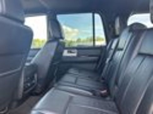 Used 2017 Ford Expedition XLT w/ Equipment Group 202A AWD/4WD image 11