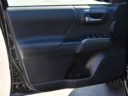 Used 2023 Toyota Tacoma TRD Off-Road w/ Technology Package image 14