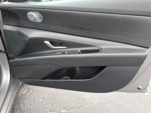 Used 2024 Hyundai Elantra SEL image 11