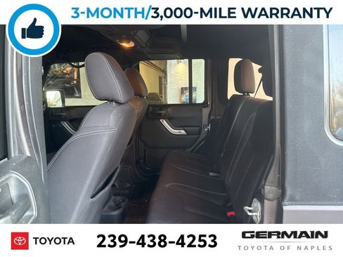 Used 2018 Jeep Wrangler Unlimited Sahara w/ Connectivity Group image 15
