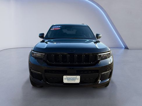 New 2025 Jeep Grand Cherokee L Limited w/ Black Appearance Package image 8