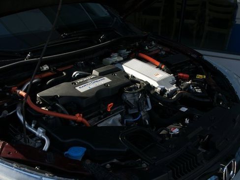 Used 2015 Honda Accord Touring image 10