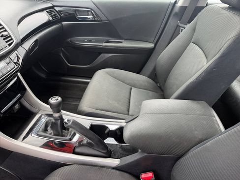 Used 2017 Honda Accord LX image 12