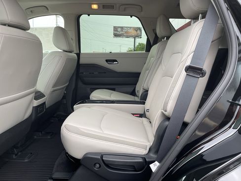 New 2026 Nissan Pathfinder SL FWD image 20