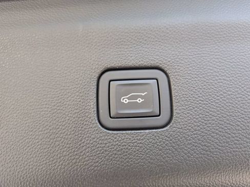 Used 2023 Buick Enclave Avenir w/ Avenir Technology Package AWD/4WD image 36