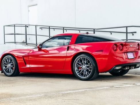 Used 2005 Chevrolet Corvette Coupe w/ Preferred Equipment Group RWD image 39