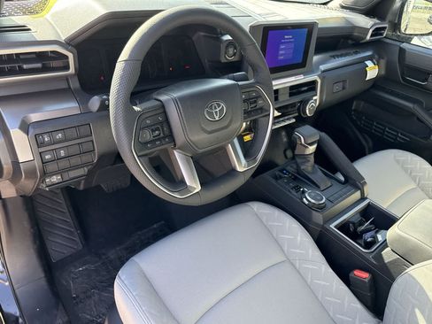 Used 2025 Toyota Tacoma SR5 AWD/4WD image 16