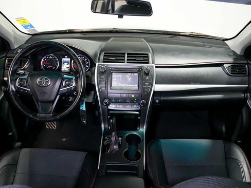 Used 2016 Toyota Camry SE FWD image 18
